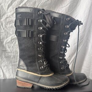 Sorel Women's Black Lace-Up Boots with Tan Accents